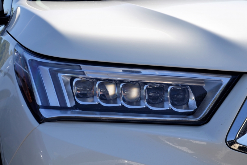 concession-GINASSERVIS-min_acura-headlamp-2834131